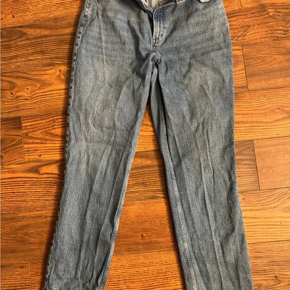 Abercrombie & Fitch Women's Light Blue Jeans - Picture 2 of 3